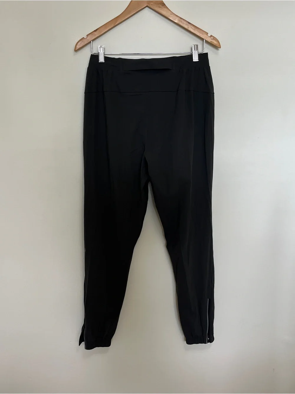 Lululemon Men’s Surge Jogger Size M in Grey Small Flaw